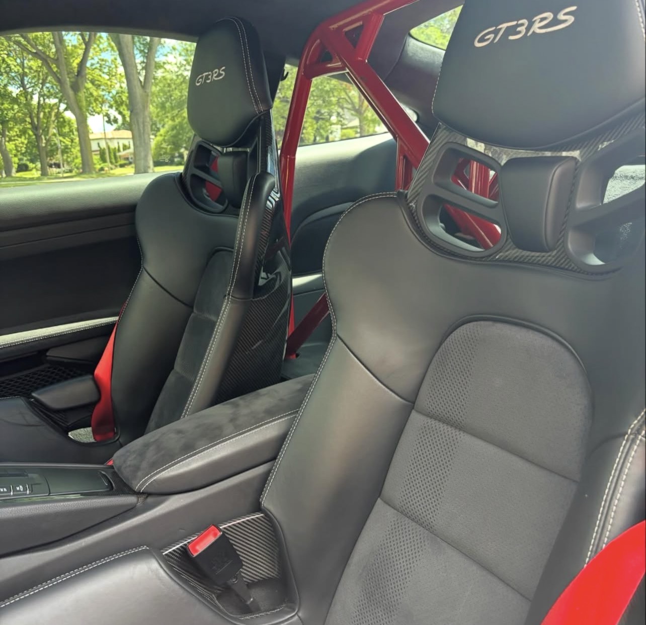 Porsche GT3 RS — roll-cage interior